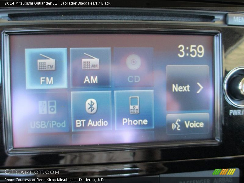 Labrador Black Pearl / Black 2014 Mitsubishi Outlander SE