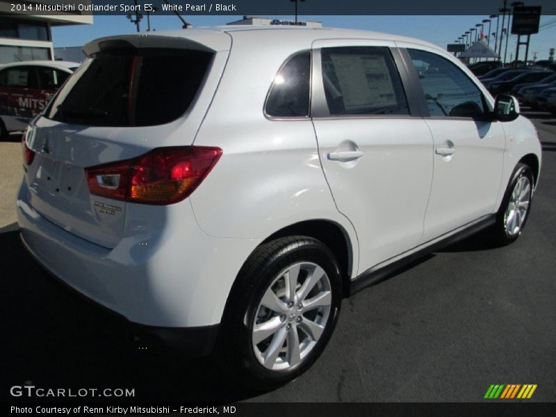 White Pearl / Black 2014 Mitsubishi Outlander Sport ES