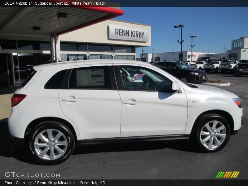 White Pearl / Black 2014 Mitsubishi Outlander Sport ES