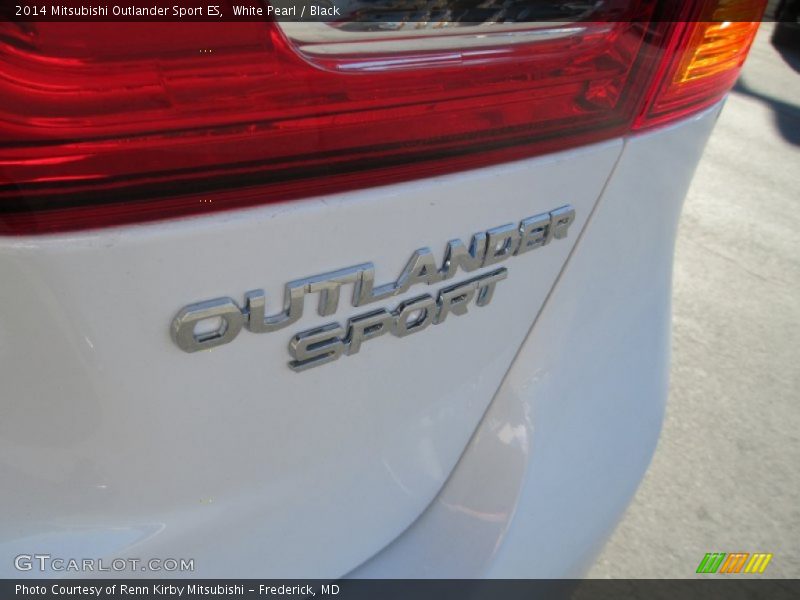 White Pearl / Black 2014 Mitsubishi Outlander Sport ES
