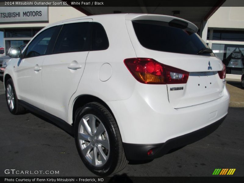 White Pearl / Black 2014 Mitsubishi Outlander Sport ES