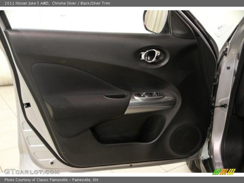 Chrome Silver / Black/Silver Trim 2011 Nissan Juke S AWD