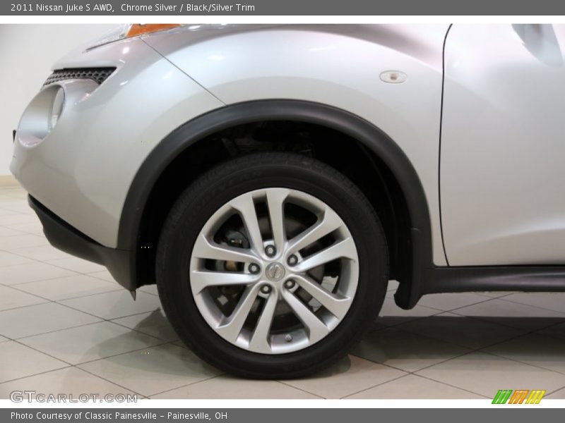 Chrome Silver / Black/Silver Trim 2011 Nissan Juke S AWD