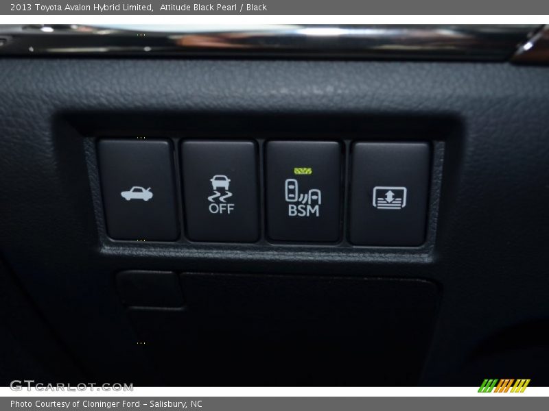 Attitude Black Pearl / Black 2013 Toyota Avalon Hybrid Limited