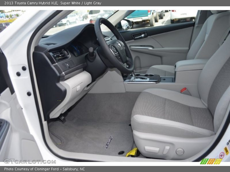 Super White / Light Gray 2013 Toyota Camry Hybrid XLE