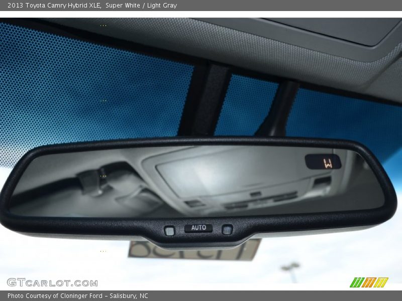 Super White / Light Gray 2013 Toyota Camry Hybrid XLE