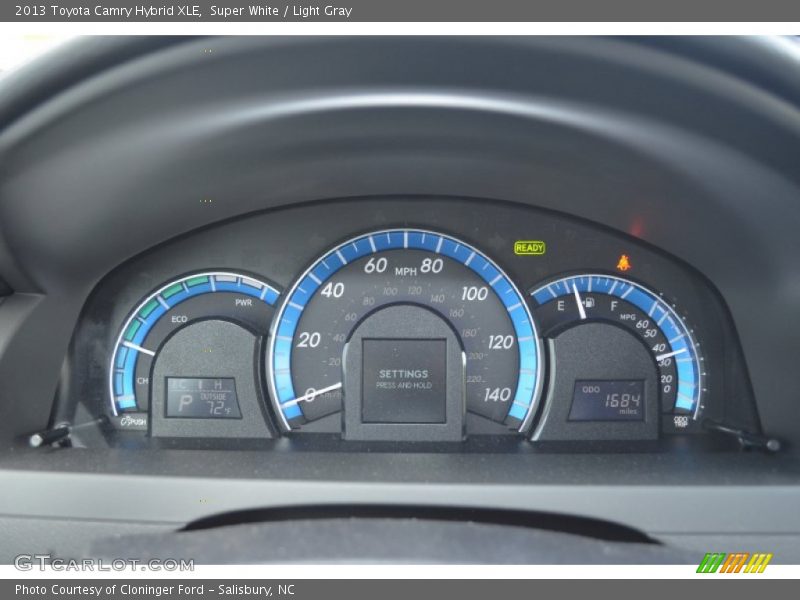 Super White / Light Gray 2013 Toyota Camry Hybrid XLE