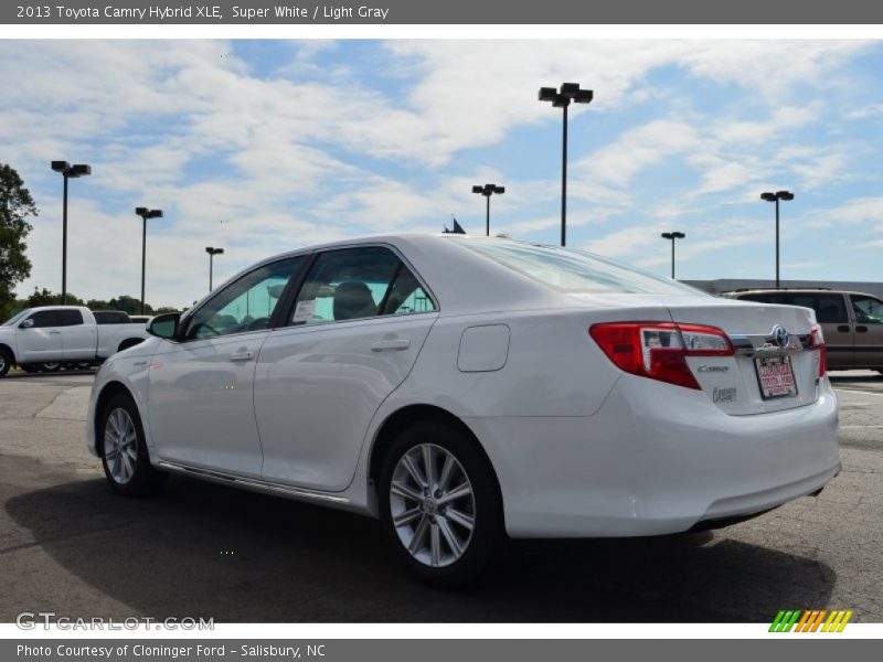 Super White / Light Gray 2013 Toyota Camry Hybrid XLE