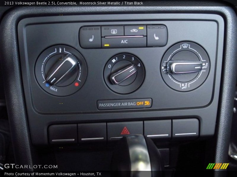 Moonrock Silver Metallic / Titan Black 2013 Volkswagen Beetle 2.5L Convertible