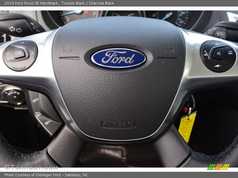 Tuxedo Black / Charcoal Black 2014 Ford Focus SE Hatchback