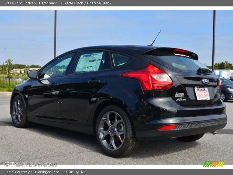 Tuxedo Black / Charcoal Black 2014 Ford Focus SE Hatchback