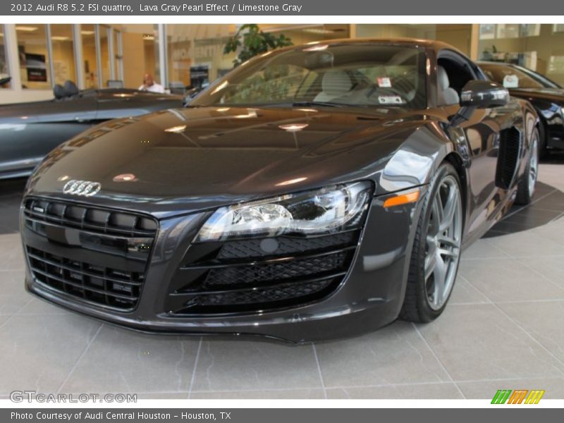 Front 3/4 View of 2012 R8 5.2 FSI quattro