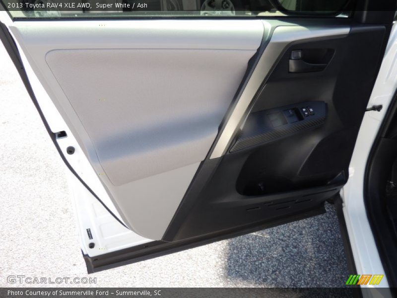 Super White / Ash 2013 Toyota RAV4 XLE AWD