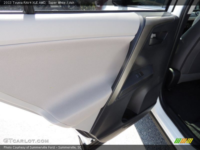 Super White / Ash 2013 Toyota RAV4 XLE AWD