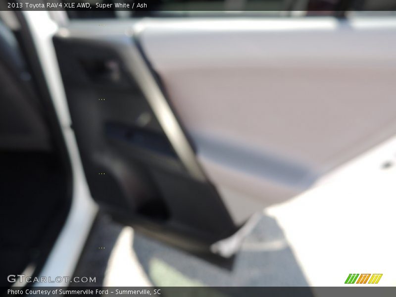 Super White / Ash 2013 Toyota RAV4 XLE AWD