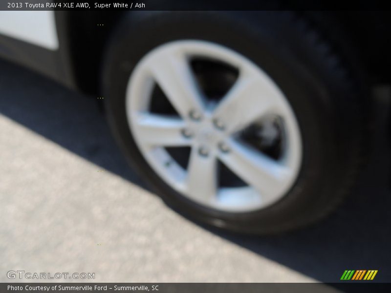 Super White / Ash 2013 Toyota RAV4 XLE AWD
