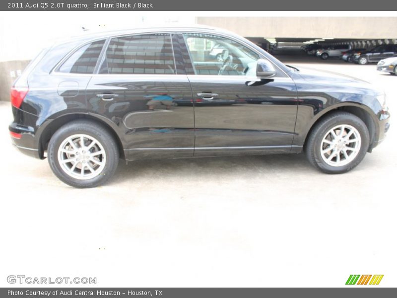 Brilliant Black / Black 2011 Audi Q5 2.0T quattro