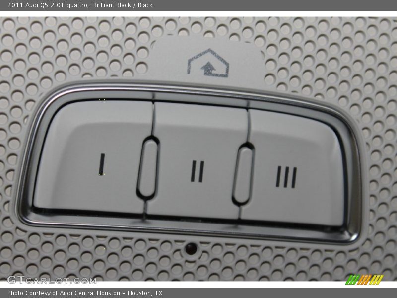 Brilliant Black / Black 2011 Audi Q5 2.0T quattro