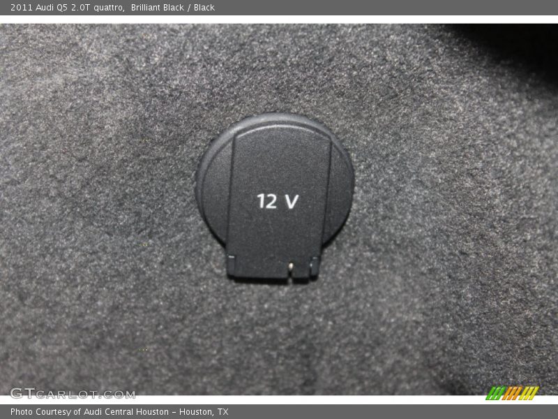 Brilliant Black / Black 2011 Audi Q5 2.0T quattro