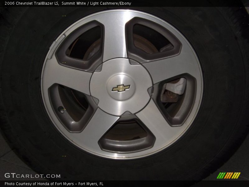 Summit White / Light Cashmere/Ebony 2006 Chevrolet TrailBlazer LS