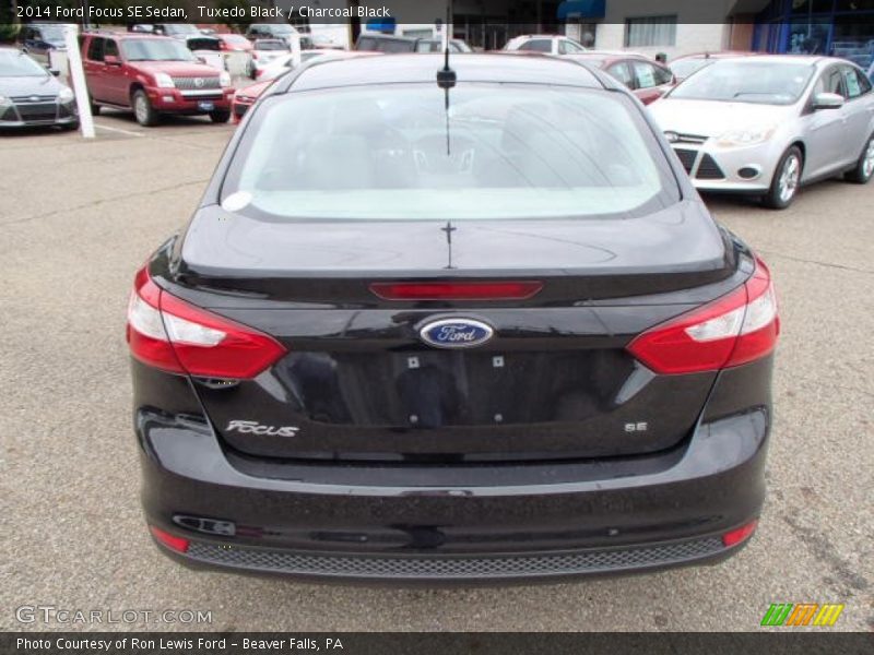 Tuxedo Black / Charcoal Black 2014 Ford Focus SE Sedan