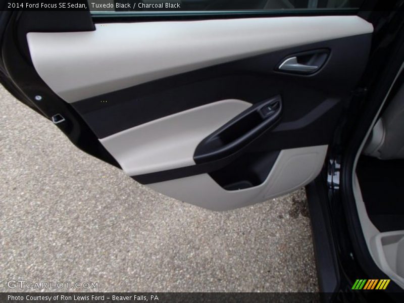 Tuxedo Black / Charcoal Black 2014 Ford Focus SE Sedan