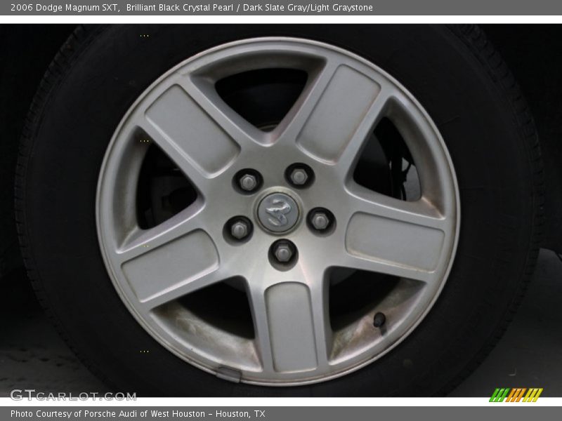  2006 Magnum SXT Wheel