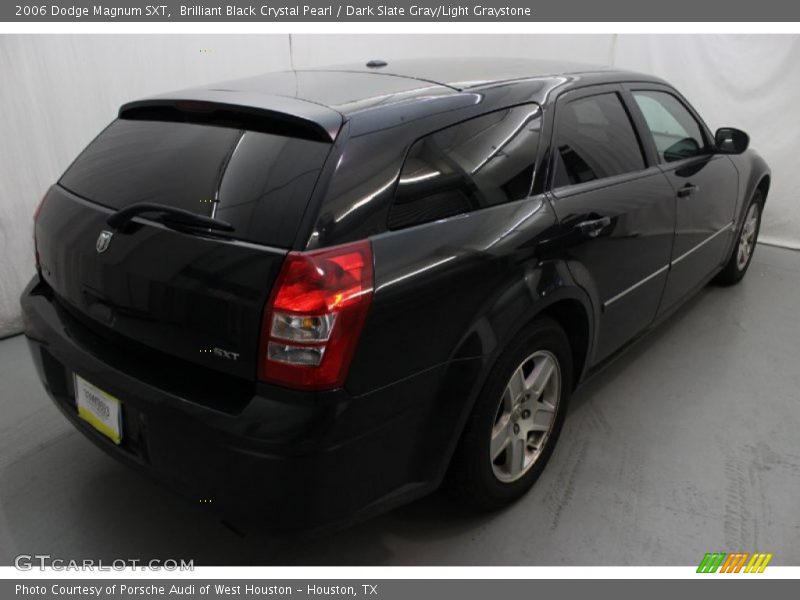 Brilliant Black Crystal Pearl / Dark Slate Gray/Light Graystone 2006 Dodge Magnum SXT