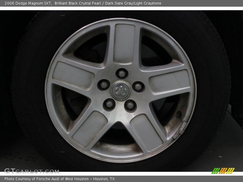  2006 Magnum SXT Wheel