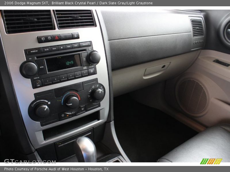 Brilliant Black Crystal Pearl / Dark Slate Gray/Light Graystone 2006 Dodge Magnum SXT