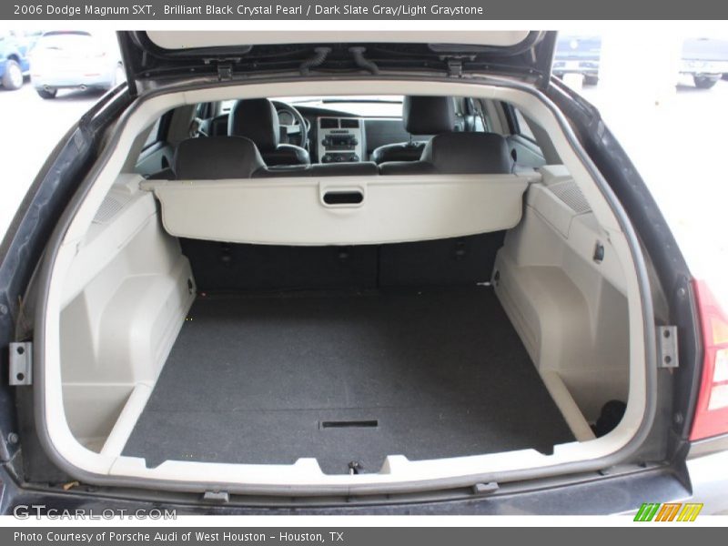 Brilliant Black Crystal Pearl / Dark Slate Gray/Light Graystone 2006 Dodge Magnum SXT