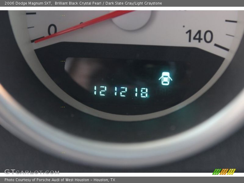 Brilliant Black Crystal Pearl / Dark Slate Gray/Light Graystone 2006 Dodge Magnum SXT