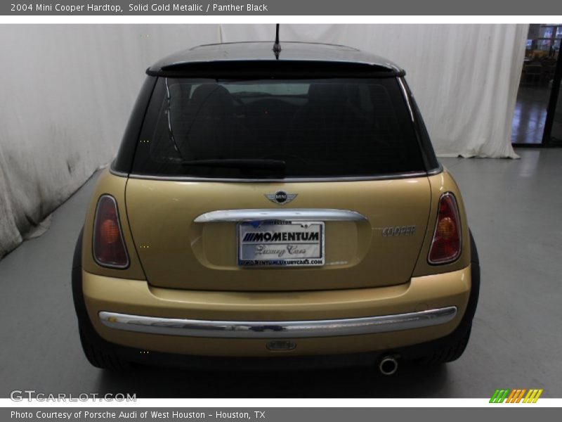 Solid Gold Metallic / Panther Black 2004 Mini Cooper Hardtop