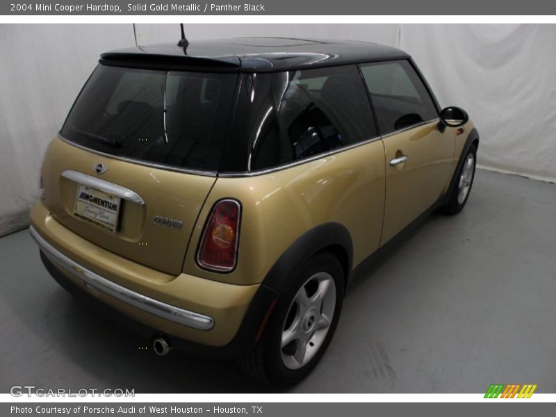 Solid Gold Metallic / Panther Black 2004 Mini Cooper Hardtop