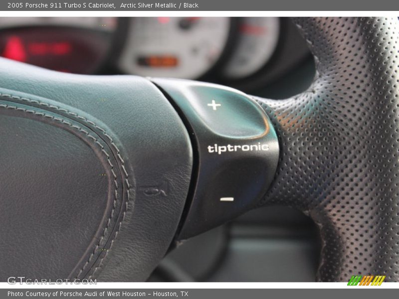 Controls of 2005 911 Turbo S Cabriolet