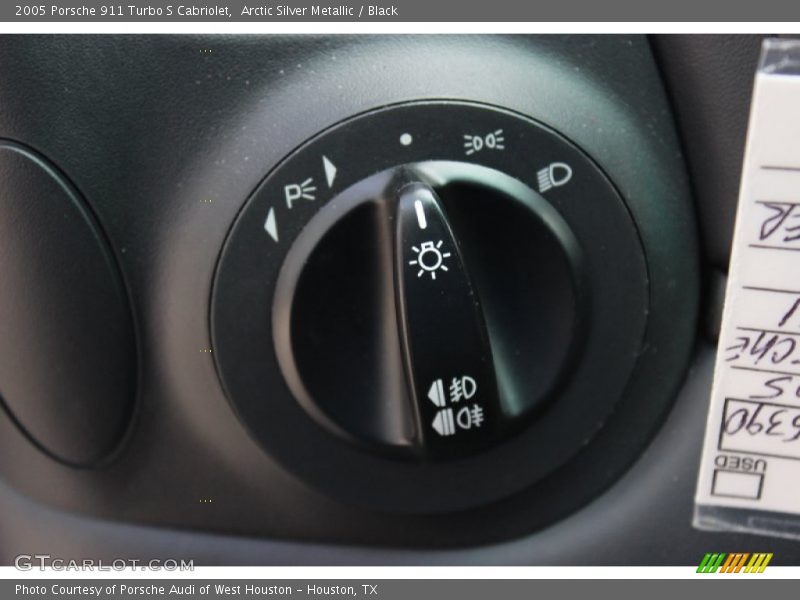 Controls of 2005 911 Turbo S Cabriolet