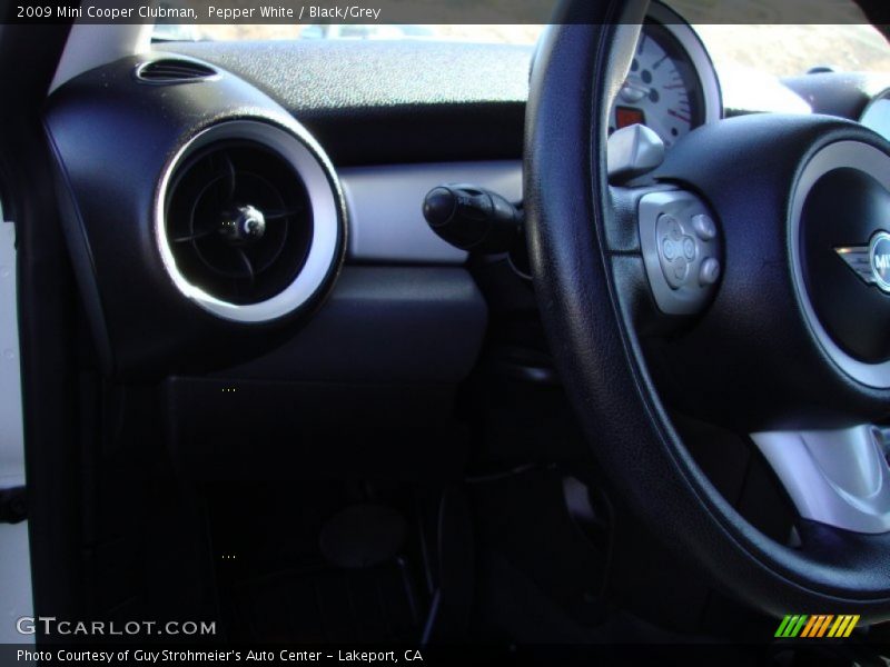 Pepper White / Black/Grey 2009 Mini Cooper Clubman