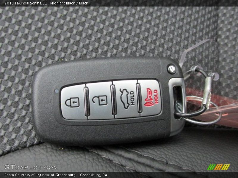 Midnight Black / Black 2013 Hyundai Sonata SE