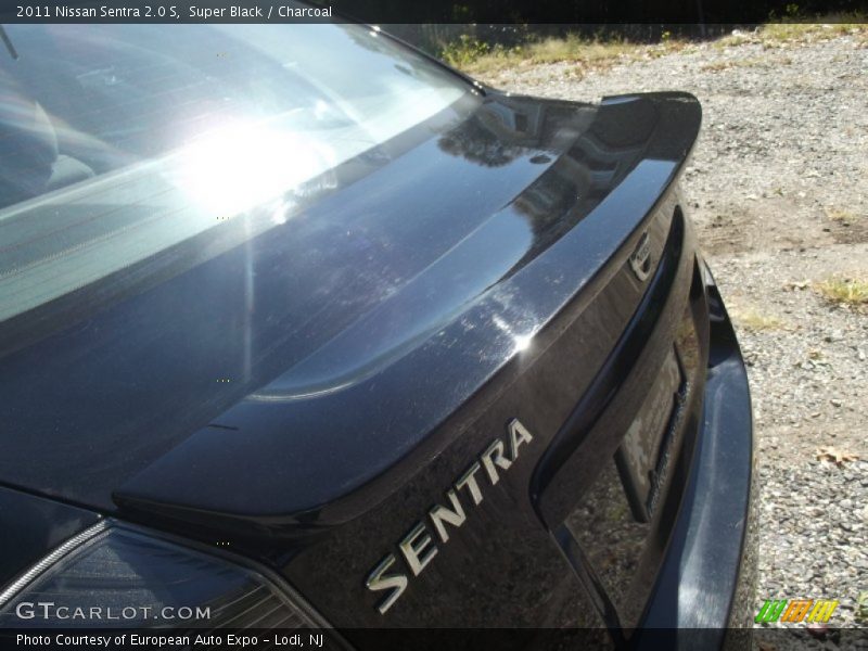 Super Black / Charcoal 2011 Nissan Sentra 2.0 S