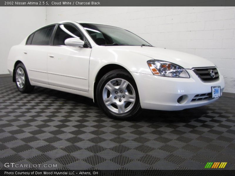 Cloud White / Charcoal Black 2002 Nissan Altima 2.5 S