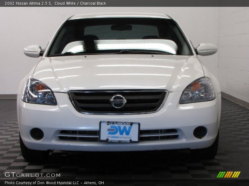 Cloud White / Charcoal Black 2002 Nissan Altima 2.5 S