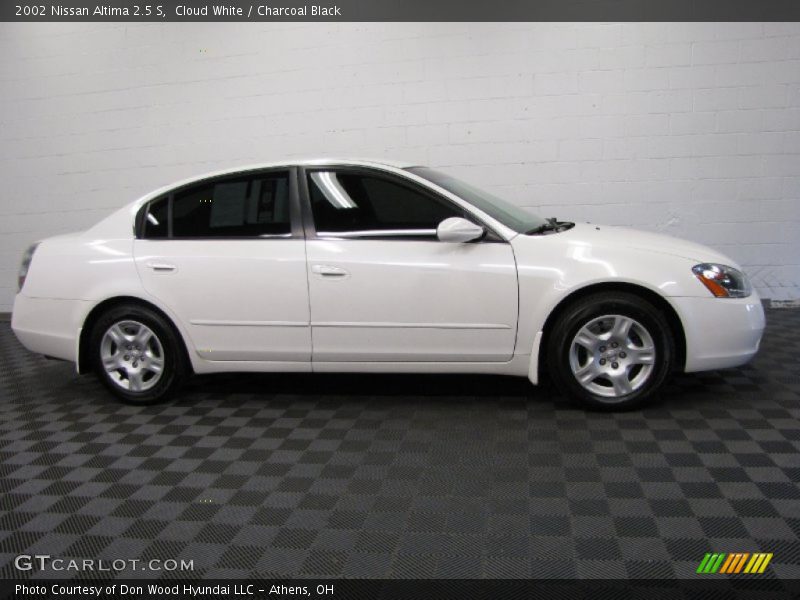 Cloud White / Charcoal Black 2002 Nissan Altima 2.5 S