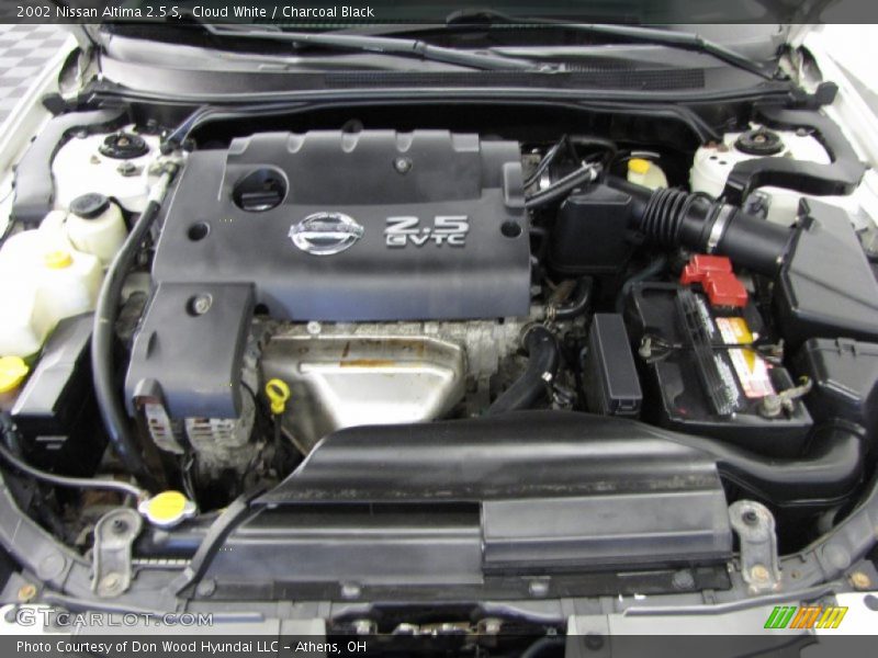 Cloud White / Charcoal Black 2002 Nissan Altima 2.5 S