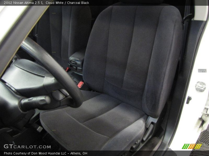 Cloud White / Charcoal Black 2002 Nissan Altima 2.5 S