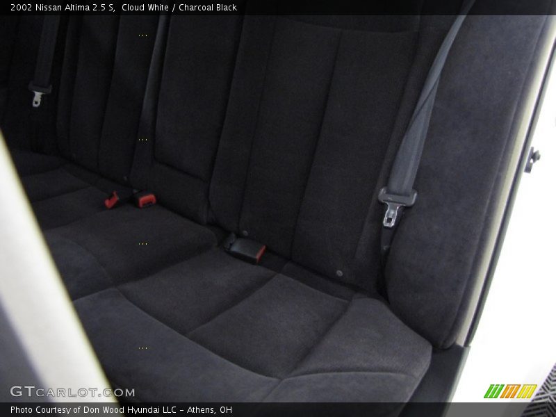 Cloud White / Charcoal Black 2002 Nissan Altima 2.5 S