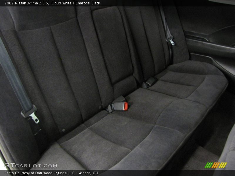 Cloud White / Charcoal Black 2002 Nissan Altima 2.5 S