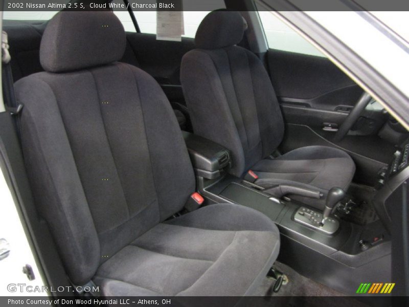 Cloud White / Charcoal Black 2002 Nissan Altima 2.5 S