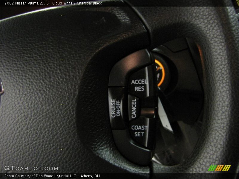 Cloud White / Charcoal Black 2002 Nissan Altima 2.5 S