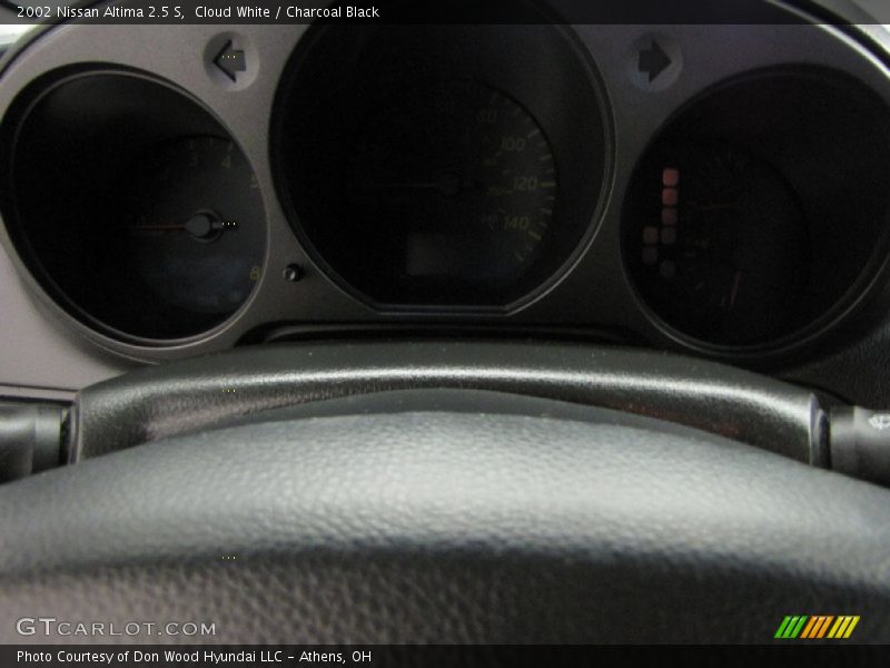 Cloud White / Charcoal Black 2002 Nissan Altima 2.5 S