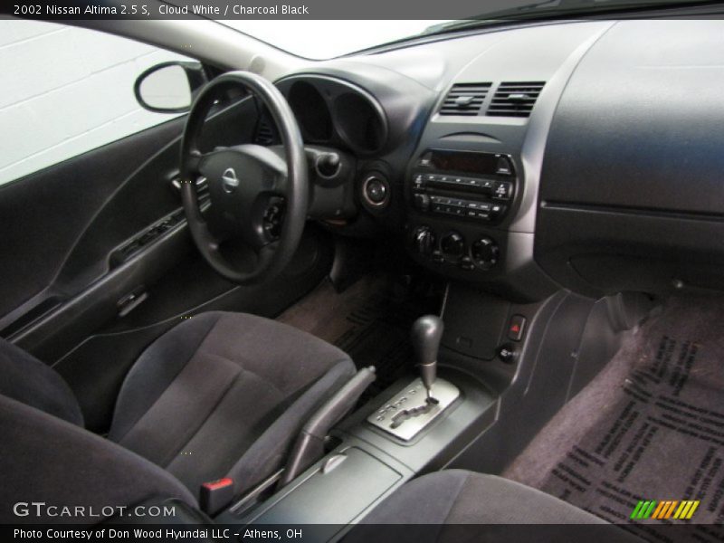 Cloud White / Charcoal Black 2002 Nissan Altima 2.5 S